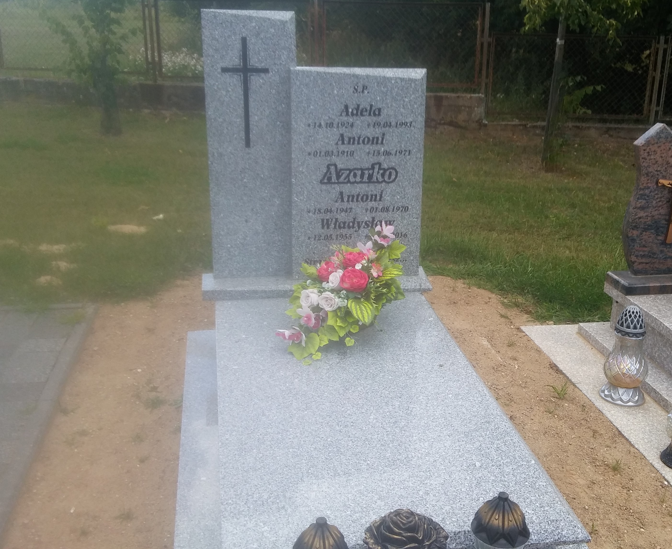 Grób Antoni Azarko